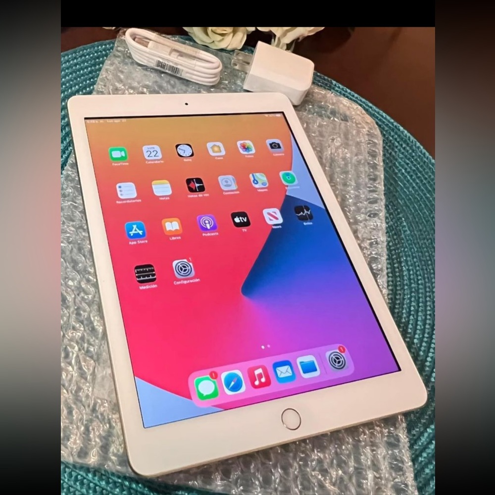 Apple iPad 5th generation 32GB WiFi unlocked